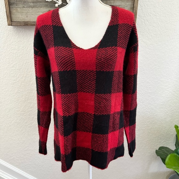 Evereve Sweaters Evereve Jamison Red Black Buffalo Check Fuzzy